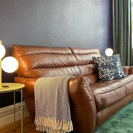 Apartment Cls Zentrale City-wohnung In Ost Alles In 5 Minuten Erreichbar Ostbahnhof, Hawk, Bushaltestelle, Supermarkt, Cafes, Restaurants, Hawk, Uni, Ideale Autobahnanbindung, Naehe Bosch