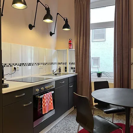 Cls Zentrale City-wohnung In Ost Alles In 5 Minuten Erreichbar Ostbahnhof, Hawk, Bushaltestelle, Supermarkt, Cafes, Restaurants, Hawk, Uni, Ideale Autobahnanbindung, Naehe Bosch Apartment *