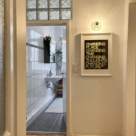 Cls Zentrale City-wohnung In Ost Alles In 5 Minuten Erreichbar Ostbahnhof, Nespresso Maschine Inklusive Kapseln, Bushaltestelle, Supermarkt, Cafes, Restaurants, Hawk, Uni, Ideale Autobahnanbindung, Naehe Bosch