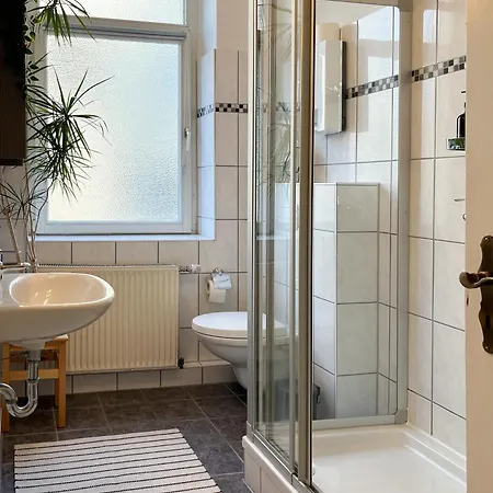 Cls Zentrale City-wohnung In Ost Alles In 5 Minuten Erreichbar Ostbahnhof, Hawk, Bushaltestelle, Supermarkt, Cafes, Restaurants, Hawk, Uni, Ideale Autobahnanbindung, Naehe Bosch